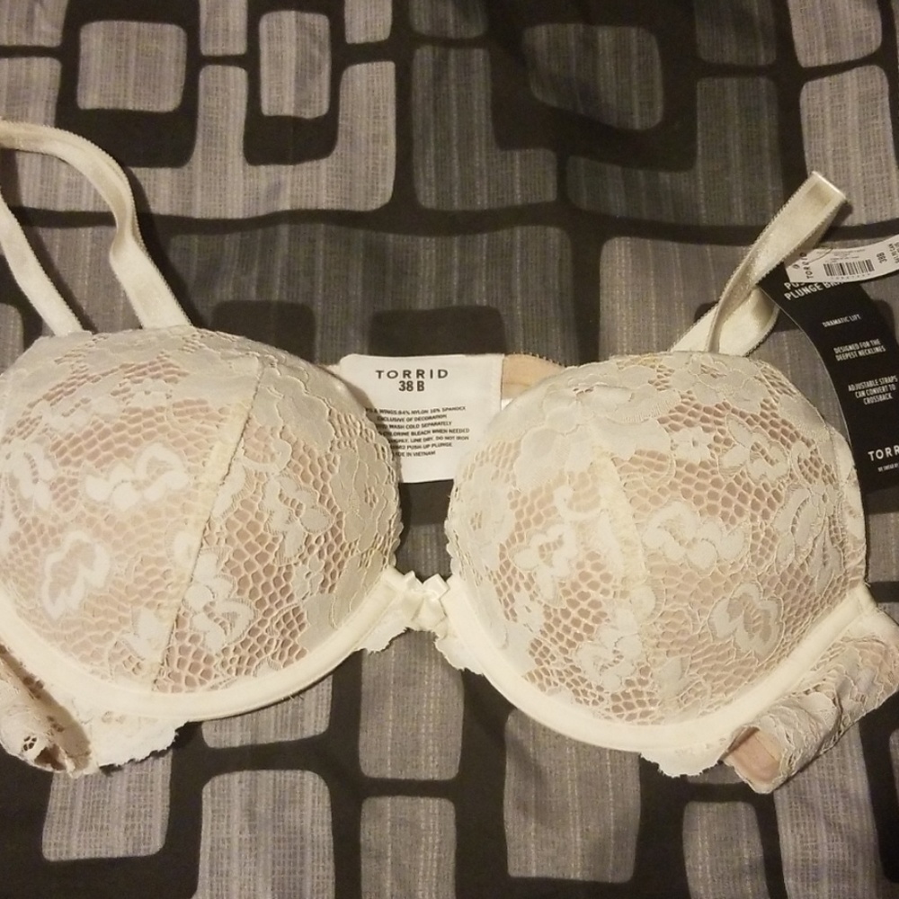 Torrid white lace nude bra - Picture 2 of 6
